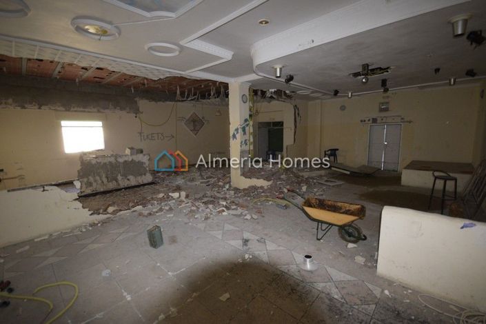 Image No.12-5 Bed Country House for sale