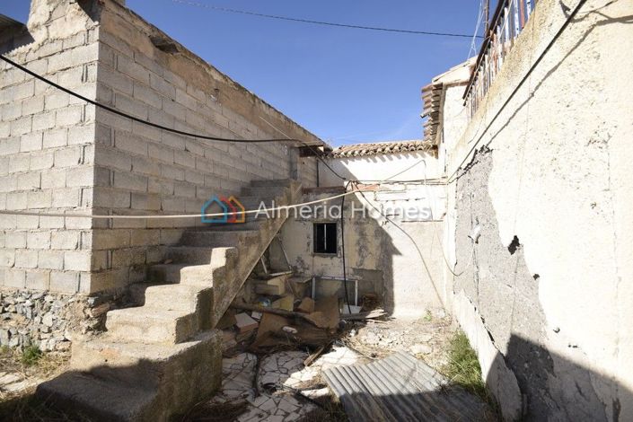 Image No.15-5 Bed Country House for sale