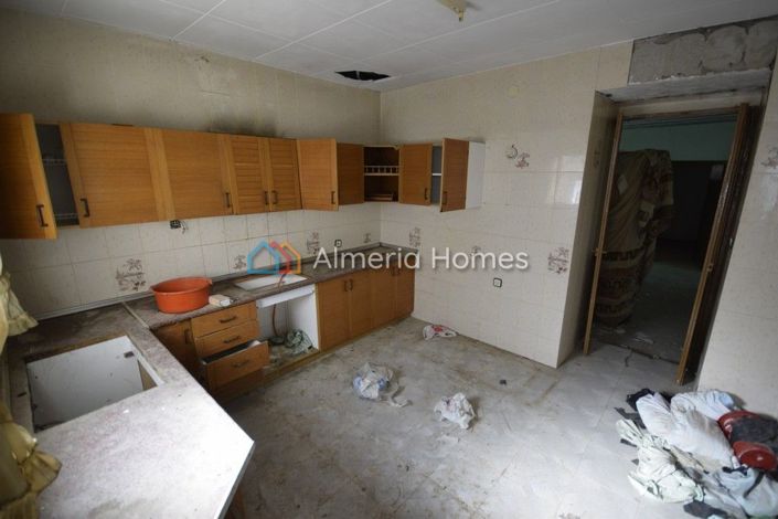 Image No.7-5 Bed Country House for sale