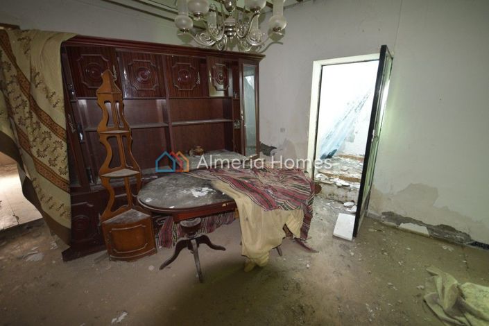 Image No.8-5 Bed Country House for sale