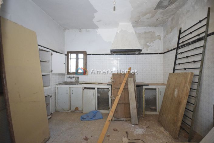 Image No.20-5 Bed Country House for sale