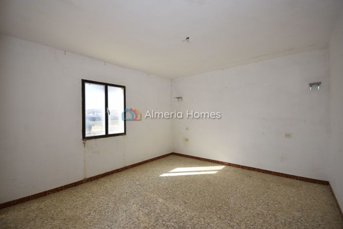 Image No.21-5 Bed Country House for sale