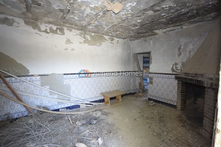 Image No.24-5 Bed Country House for sale