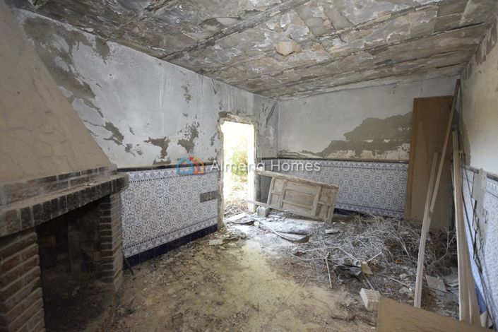 Image No.25-5 Bed Country House for sale