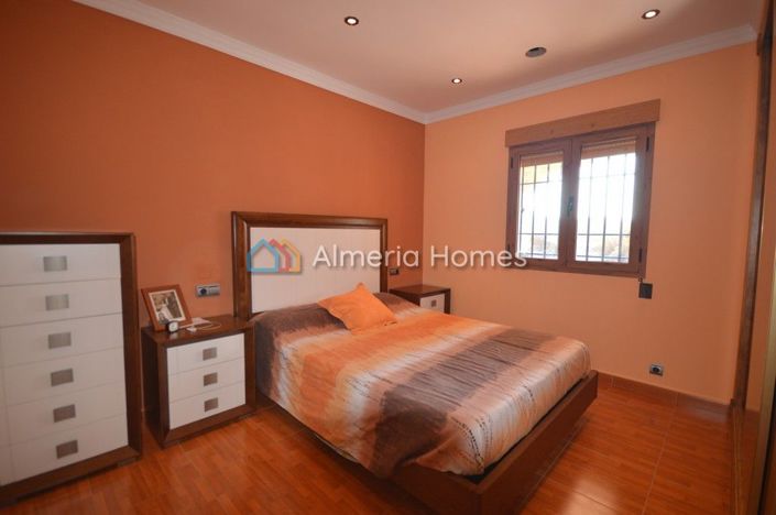 Image No.12-3 Bed Villa for sale