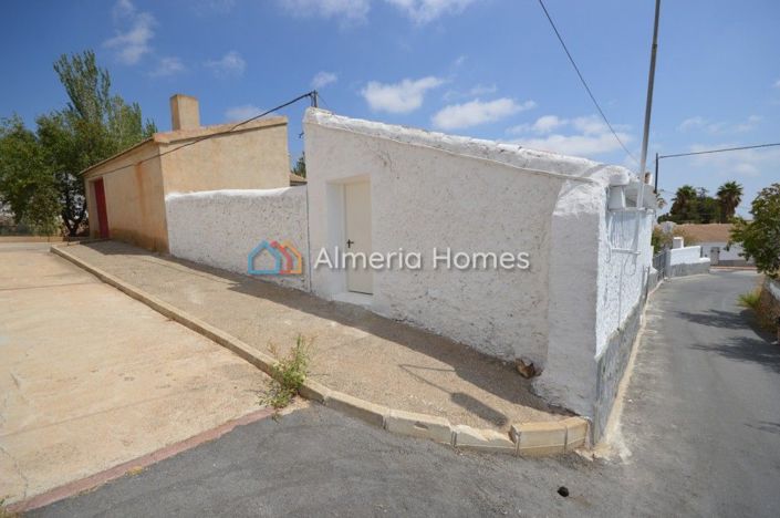 Image No.3-4 Bed Townhouse for sale