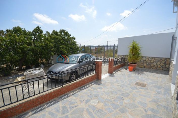 Image No.4-4 Bed Townhouse for sale