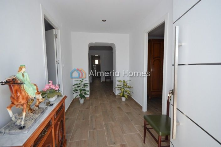 Image No.5-4 Bed Townhouse for sale