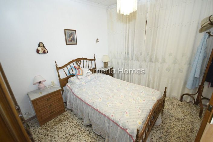 Image No.4-4 Bed Country House for sale