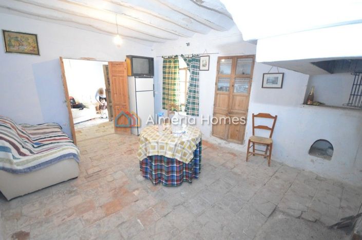 Image No.5-2 Bed Country House for sale