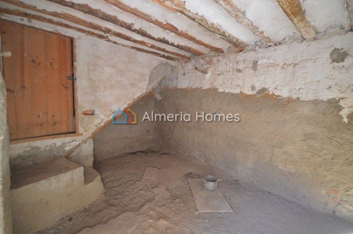 Image No.12-4 Bed Village House for sale