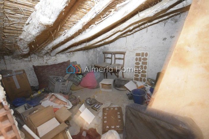 Image No.16-4 Bed Country House for sale