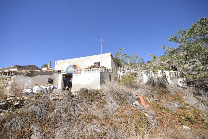 Image No.6-4 Bed Country House for sale