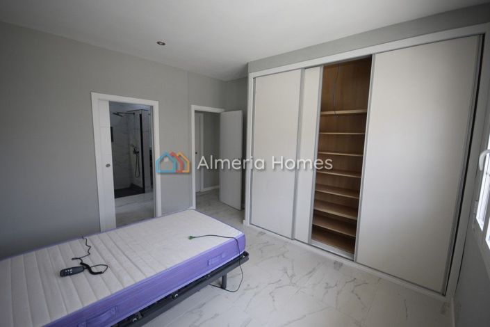 Image No.12-4 Bed Villa for sale