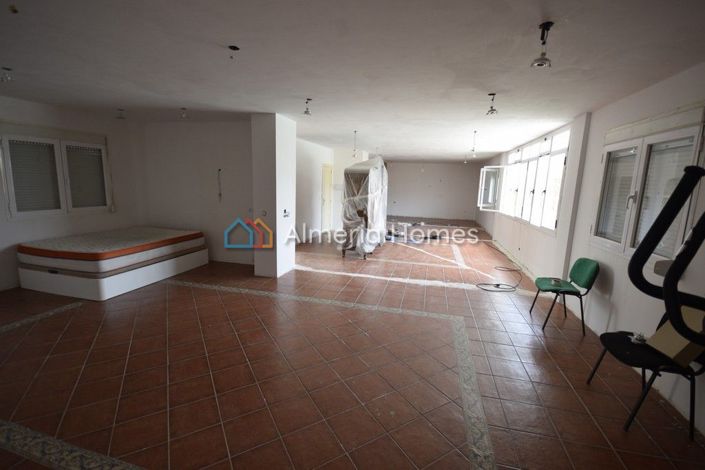 Image No.15-4 Bed Villa for sale