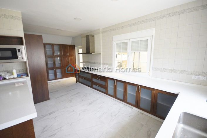 Image No.6-4 Bed Villa for sale