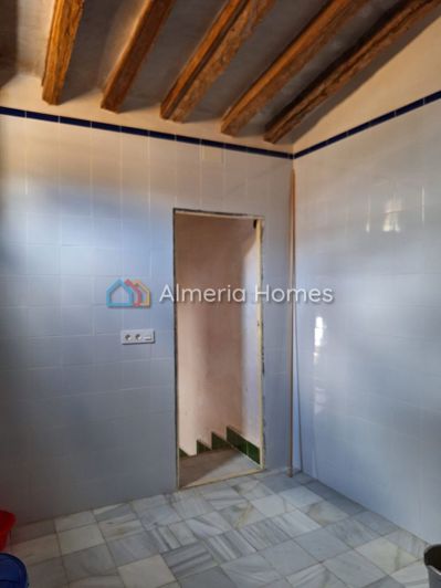 Image No.11-4 Bed Townhouse for sale