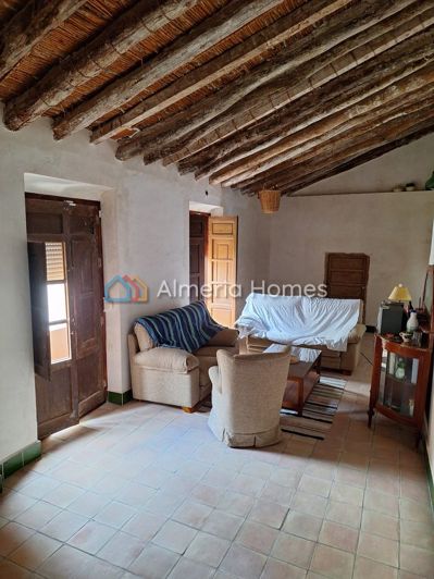 Image No.13-4 Bed Townhouse for sale