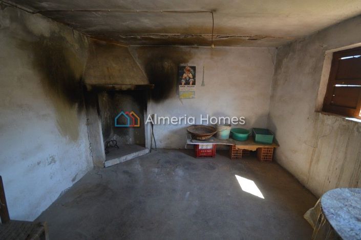 Image No.10-4 Bed Country House for sale