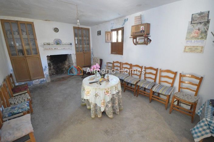 Image No.5-4 Bed Country House for sale