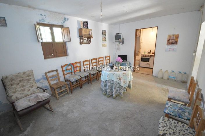 Image No.6-4 Bed Country House for sale