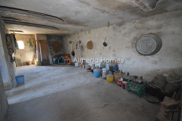 Image No.8-4 Bed Country House for sale