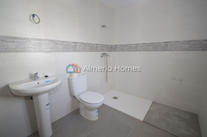 Image No.10-5 Bed Country House for sale