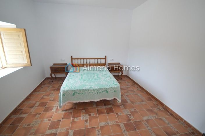 Image No.3-5 Bed Country House for sale