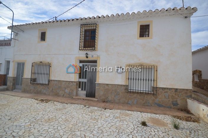 Image No.2-5 Bed Country House for sale