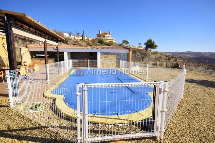 Image No.7-3 Bed Villa for sale