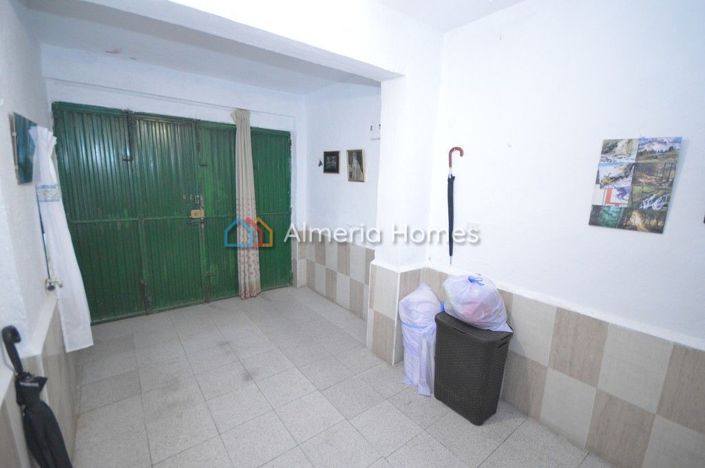 Image No.13-3 Bed Townhouse for sale