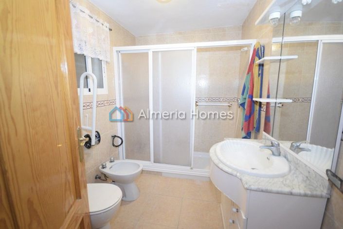 Image No.12-4 Bed Country House for sale