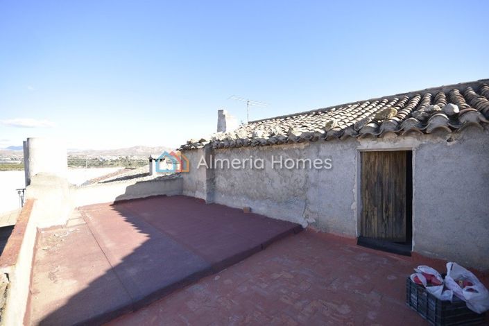 Image No.20-4 Bed Country House for sale