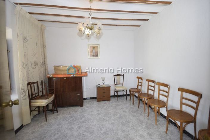 Image No.7-4 Bed Country House for sale