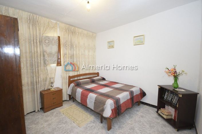 Image No.9-4 Bed Country House for sale