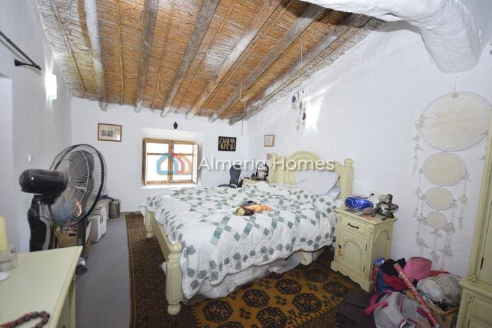 Image No.17-7 Bed Country House for sale