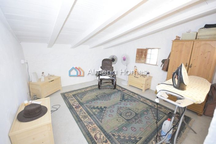 Image No.18-7 Bed Country House for sale