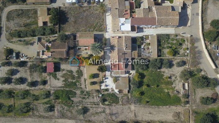 Image No.2-7 Bed Country House for sale