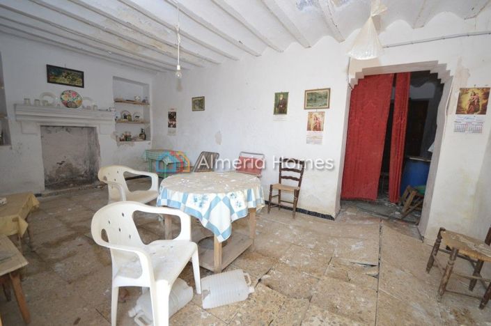 Image No.6-3 Bed Country House for sale