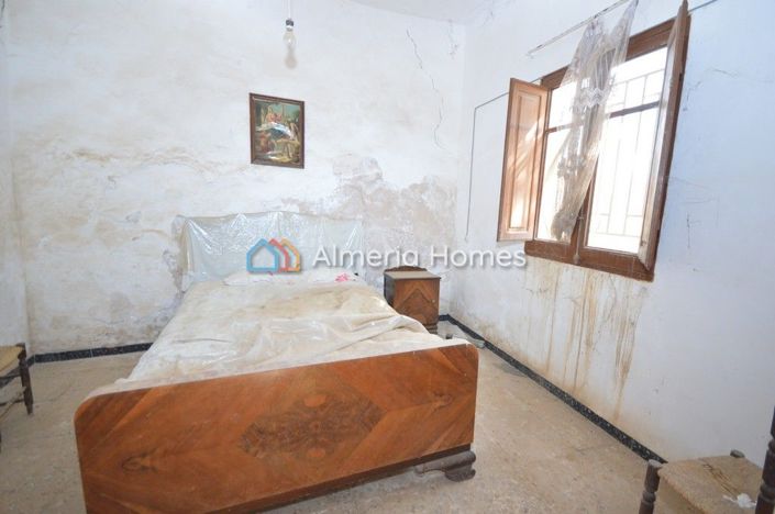 Image No.7-3 Bed Country House for sale