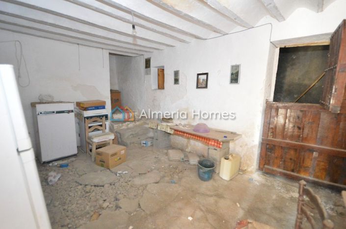 Image No.8-3 Bed Country House for sale