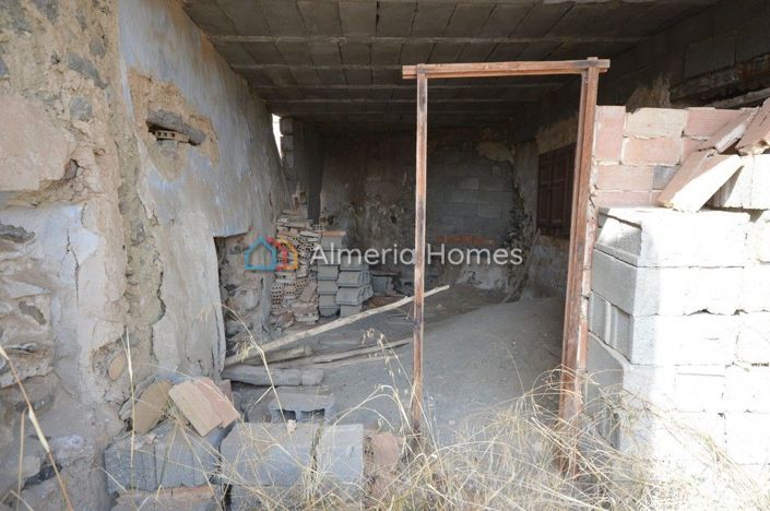 Image No.9-3 Bed Country House for sale