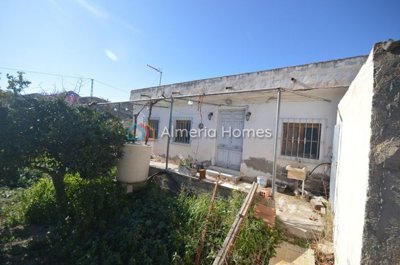 2 Bed Country House for sale