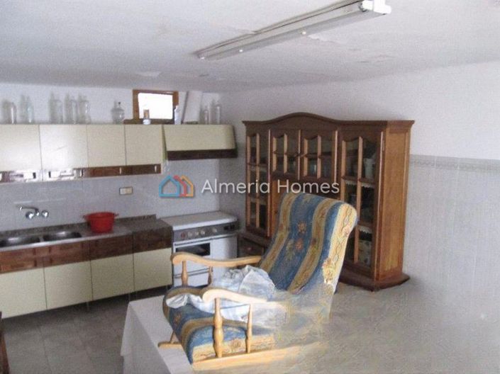 Image No.13-4 Bed Townhouse for sale