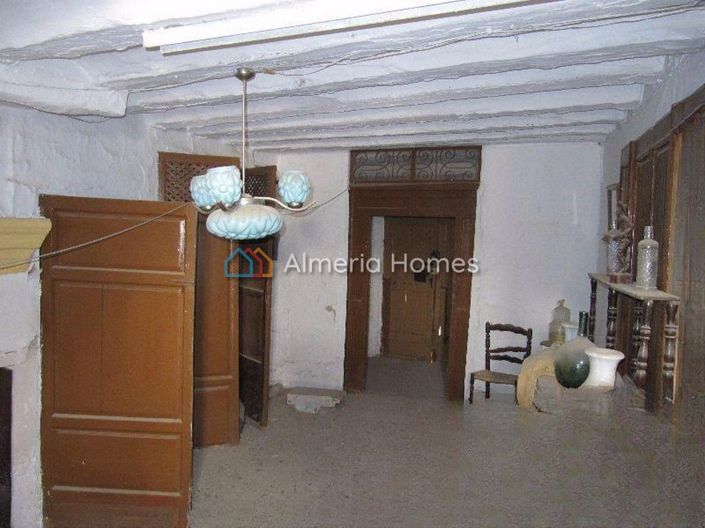 Image No.14-4 Bed Townhouse for sale