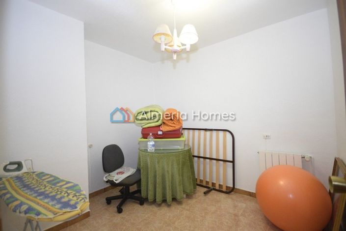 Image No.11-4 Bed Townhouse for sale