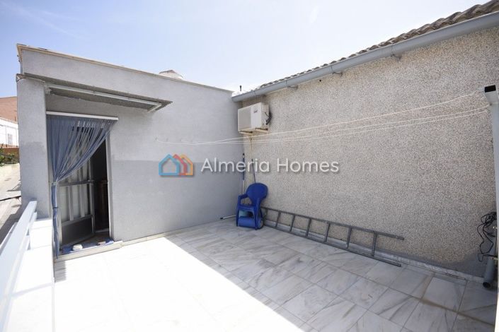 Image No.14-4 Bed Townhouse for sale