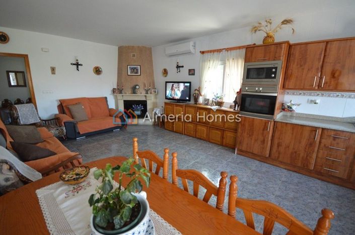 Image No.11-7 Bed Country House for sale