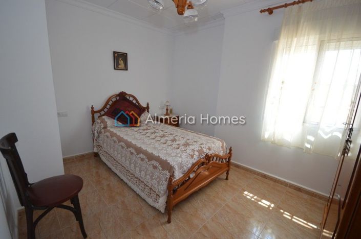 Image No.14-7 Bed Country House for sale