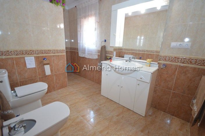 Image No.16-7 Bed Country House for sale